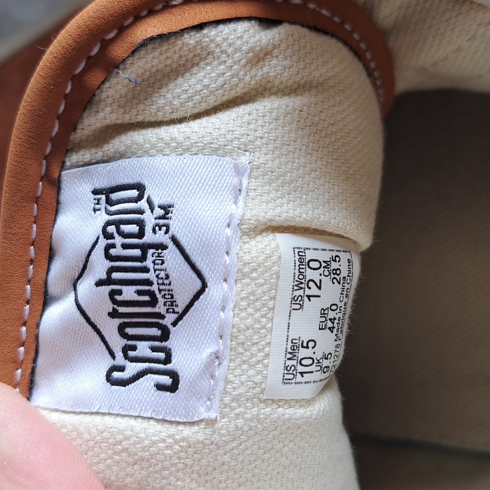 Vans Men's Tan Suede Sneakers - Picture 7 of 7